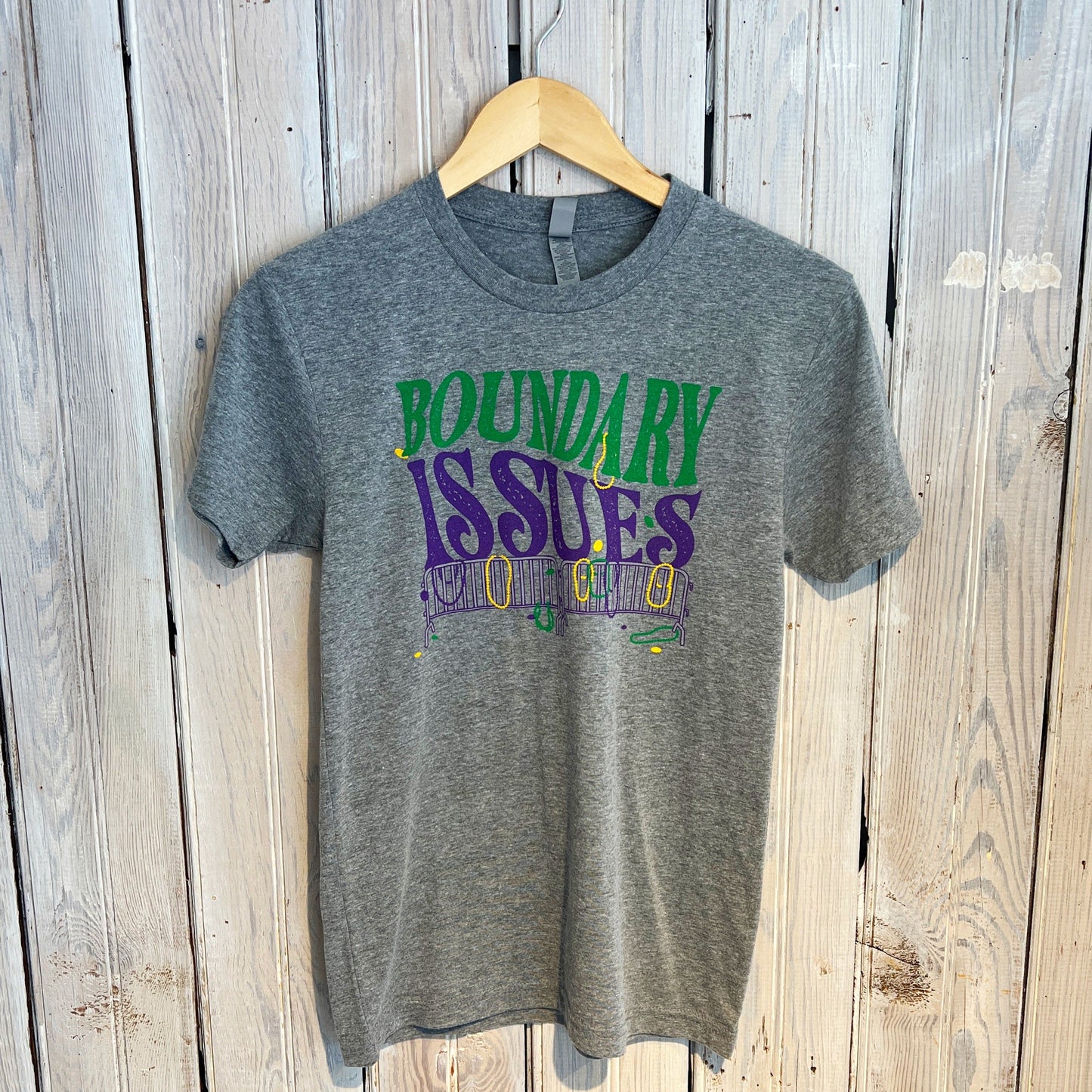 Boundary Issues Tee-tri grey